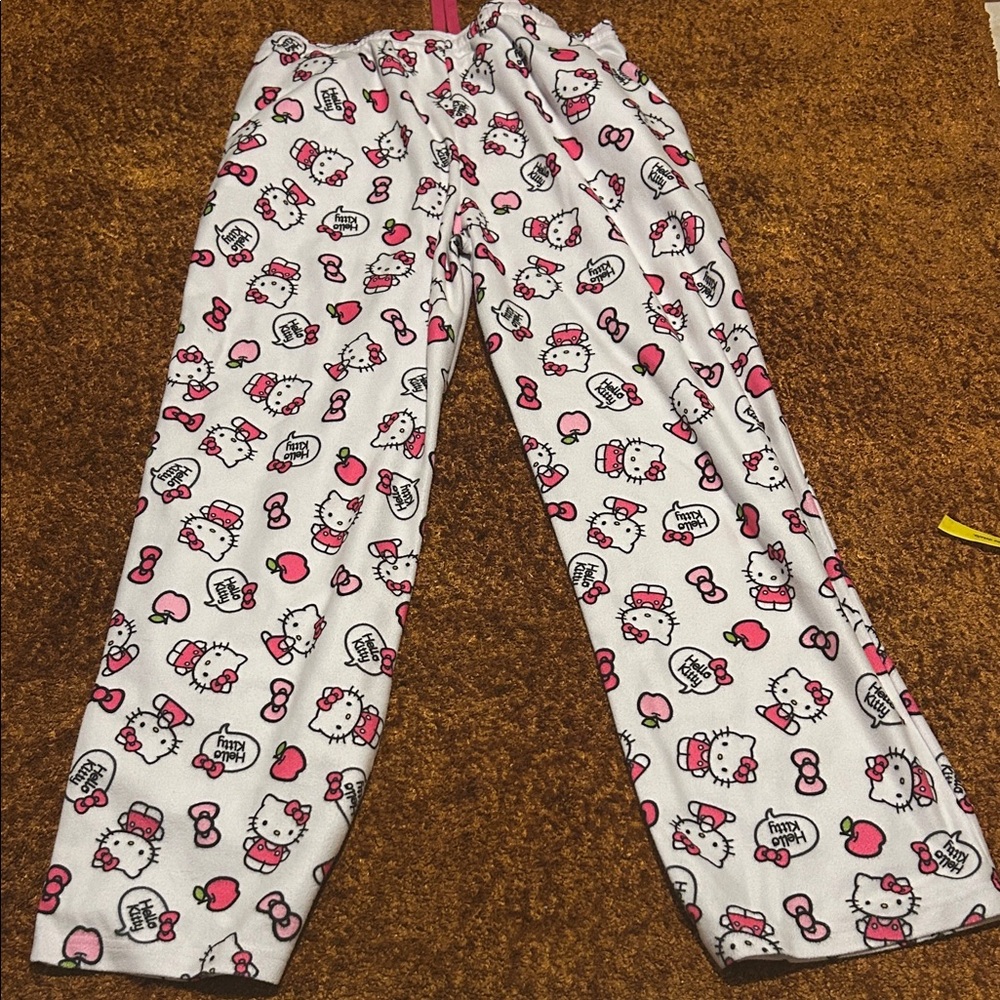 Hello Kitty Pajama - Picture 5 of 6